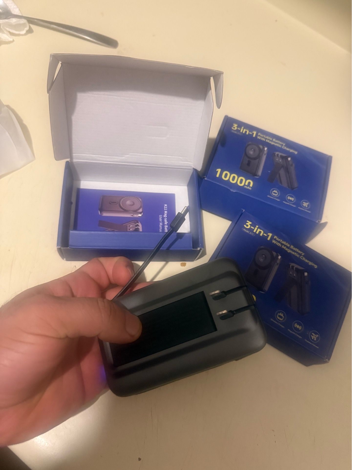 10000mAh 22.5W Portable Charger with Cables & AC Plug - photo 3
