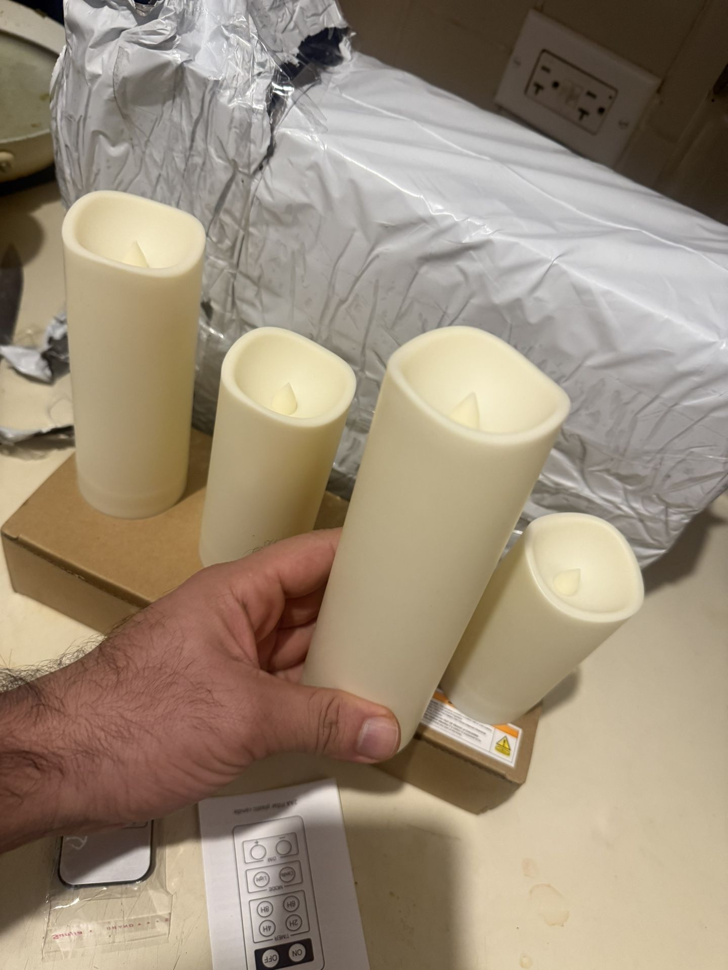 Four Vibrant LED Candle Lights with Remote Control - photo 3