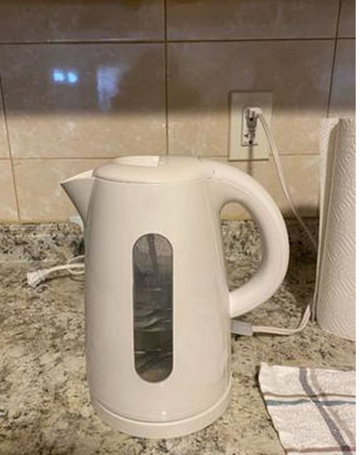 1.7-Liter Plastic Electric Kettle, White New - photo 2