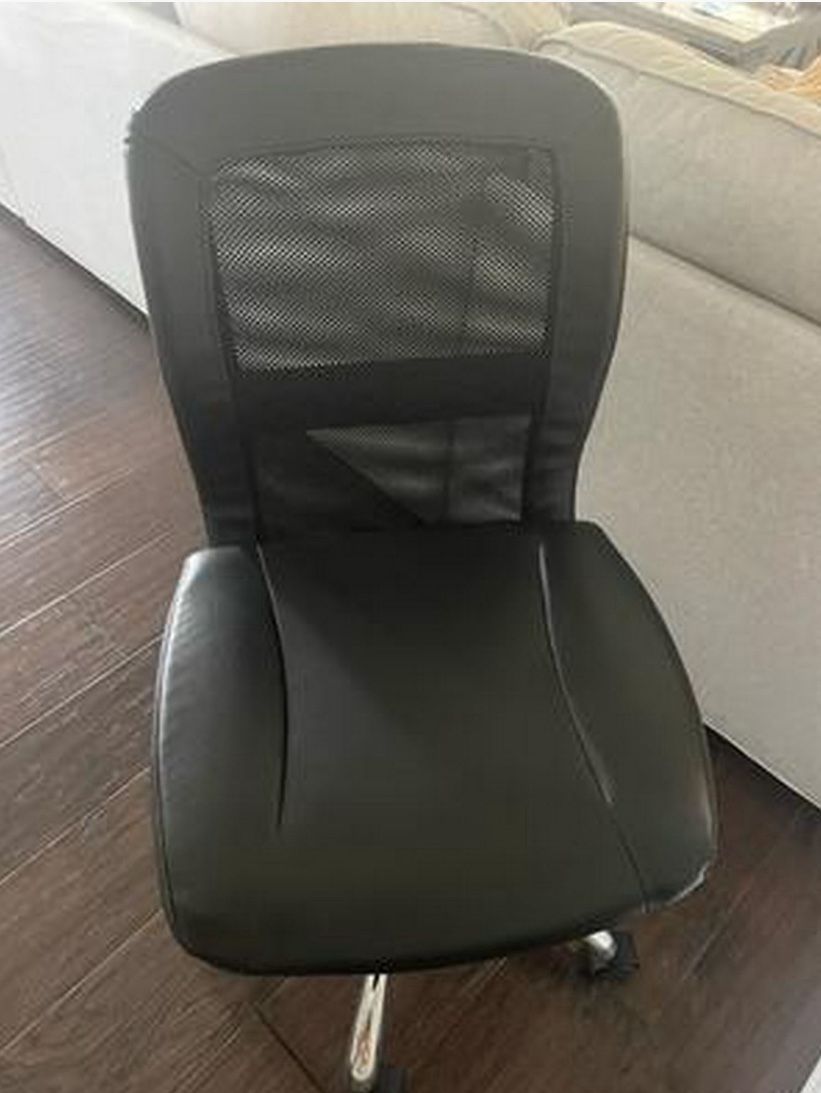 Mid-Back Vinyl Mesh Ergonomic Office Chair - New Sealed - photo 4