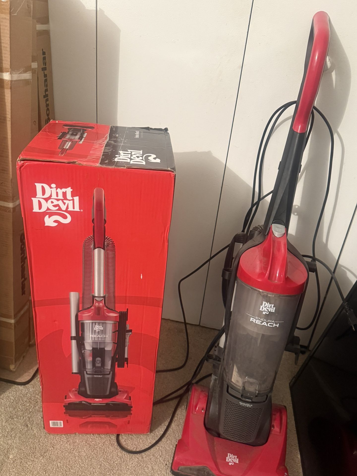 Dirt Devil Endura Reach Upright Bagless Vacuum UD20124 - photo 3