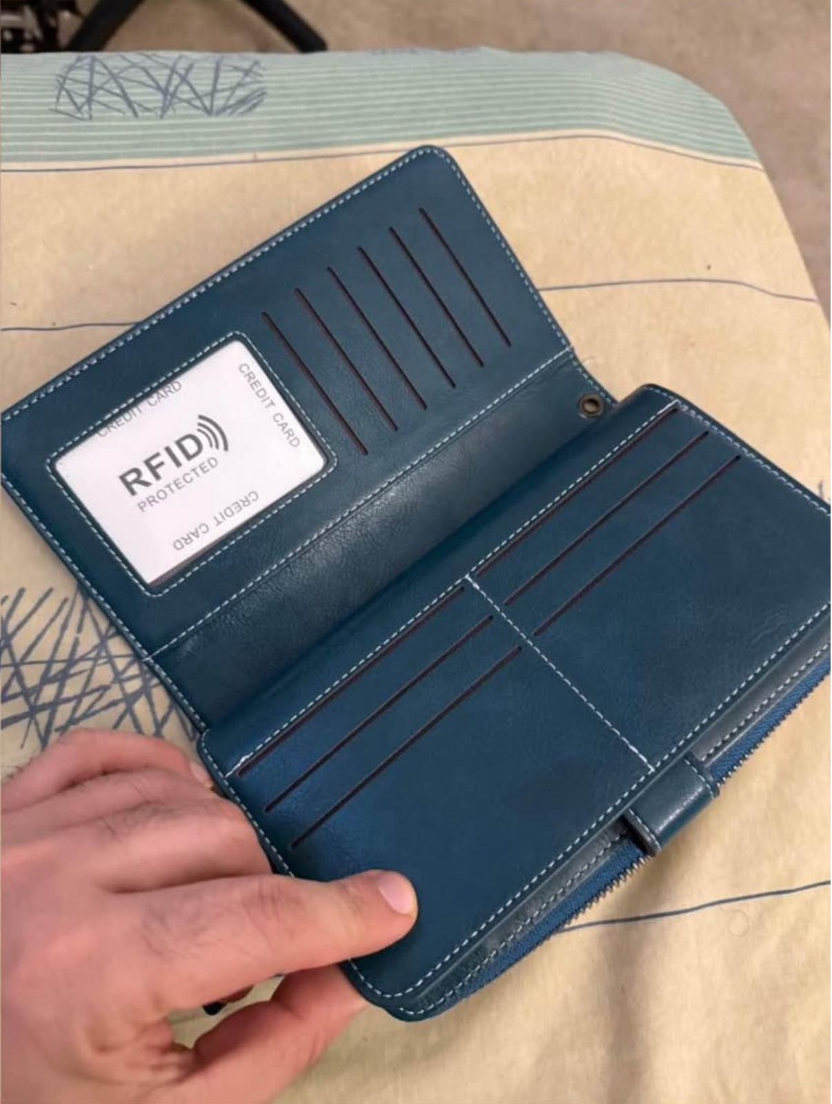 Women's Leather RFID Blocking Credit Card Holder Wristlet - photo 3