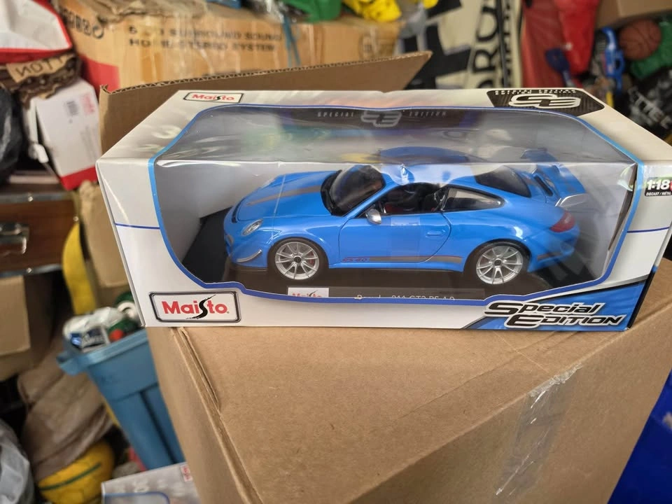 Maisto special edition die-cast cars lot - photo 3