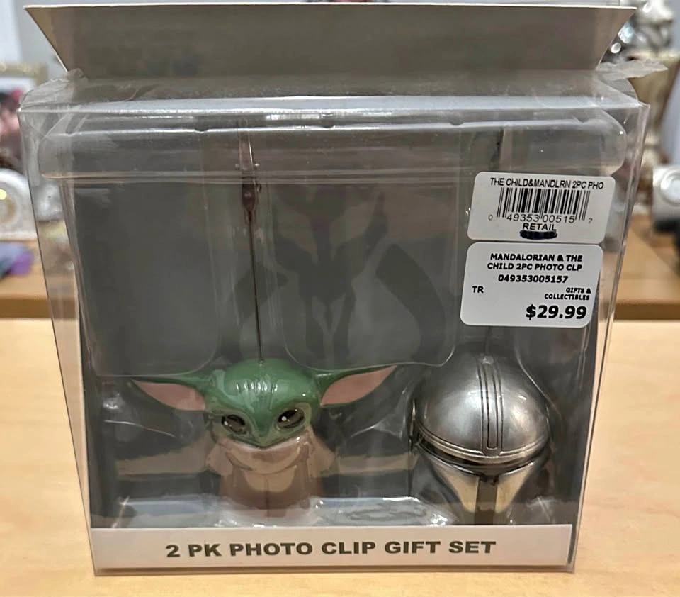 MANDALORIAN & THE CHILD 2PC PHOTO CLIP GIFT SET