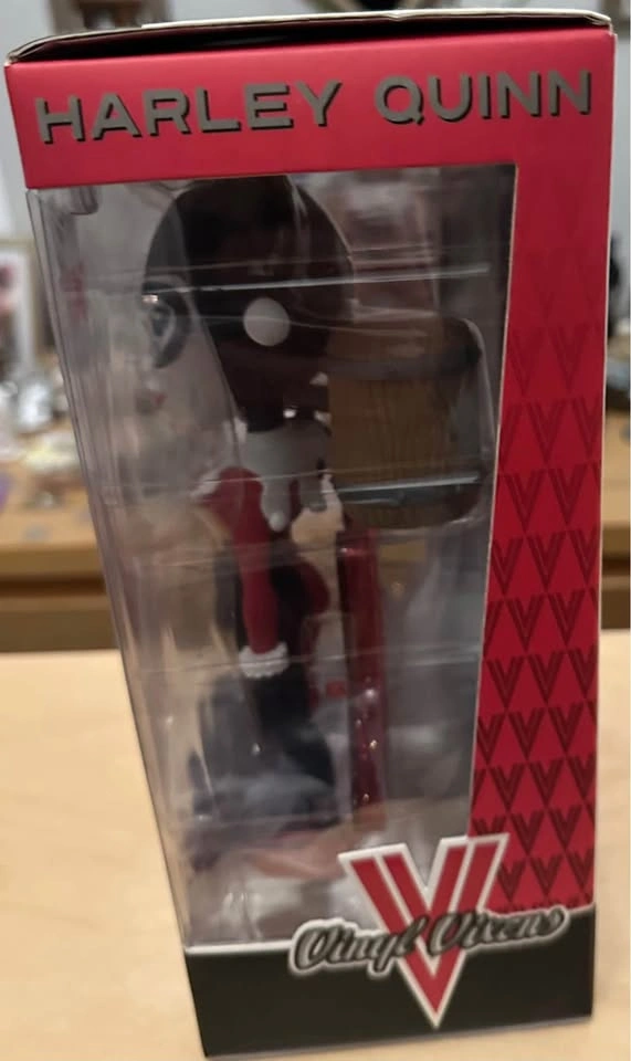 Vinyl Sugar - Vinyl Vixens: DC Comics - Harley Quinn New Box - photo 2
