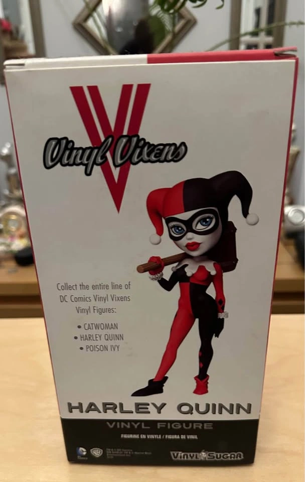 Vinyl Sugar - Vinyl Vixens: DC Comics - Harley Quinn New Box - photo 3