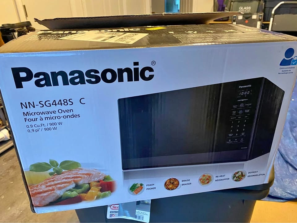 Brand New in box Panasonic microwave