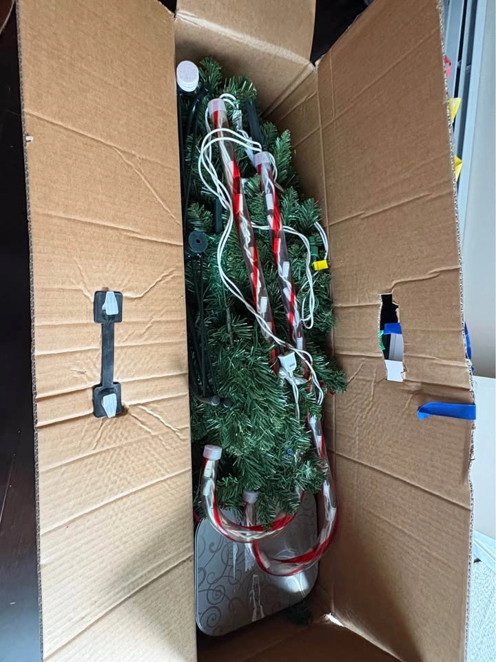 Christmas Tree (6 feet-1.8 metre) and Lots of Ornaments - photo 3