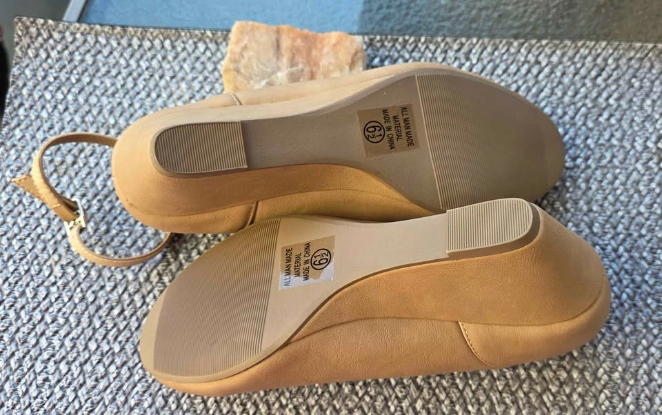 New beige wedge heel shoes - photo 3