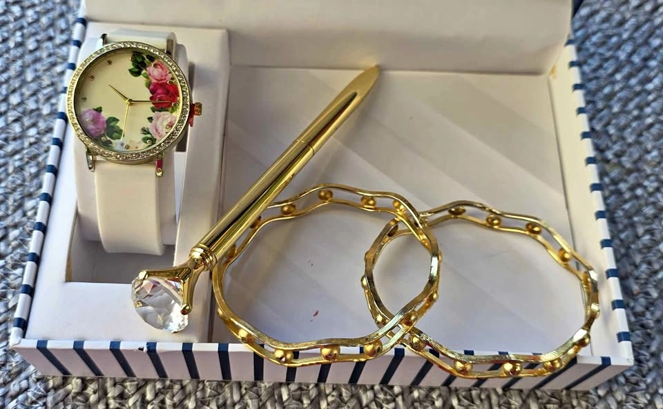 SarahJane boxed watch gift set