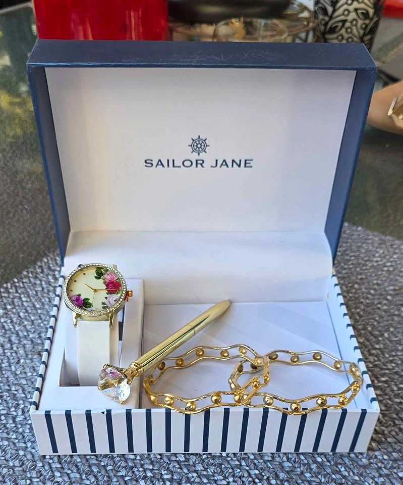 SarahJane boxed watch gift set - photo 2