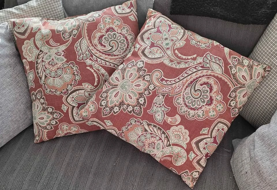 2 Outdoor Cushions - photo 3