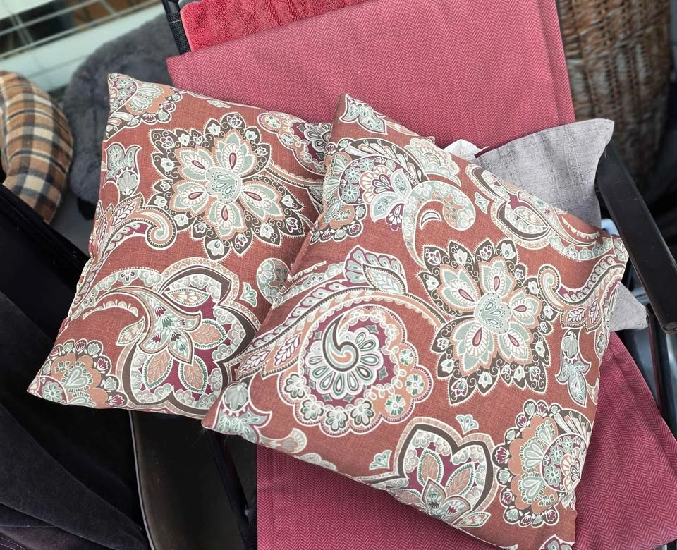 2 Outdoor Cushions - photo 4