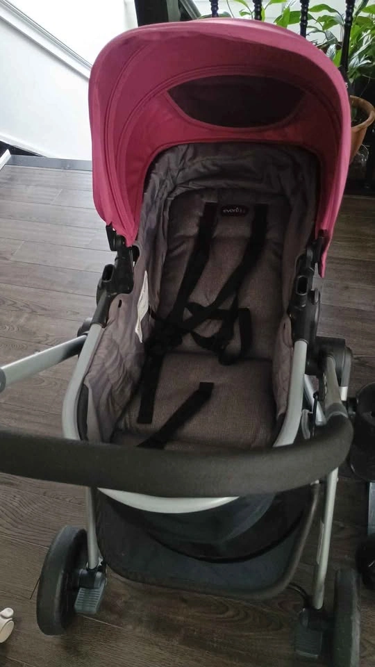 Evenflo Pivot Stroller and Car Seat - photo 3