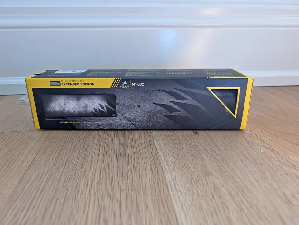 MM300 Corsair Mouse Pad