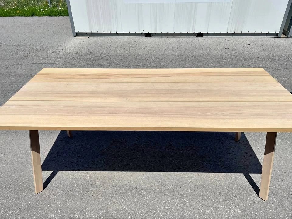 IKEA Ypperlig dining table Delivery Available