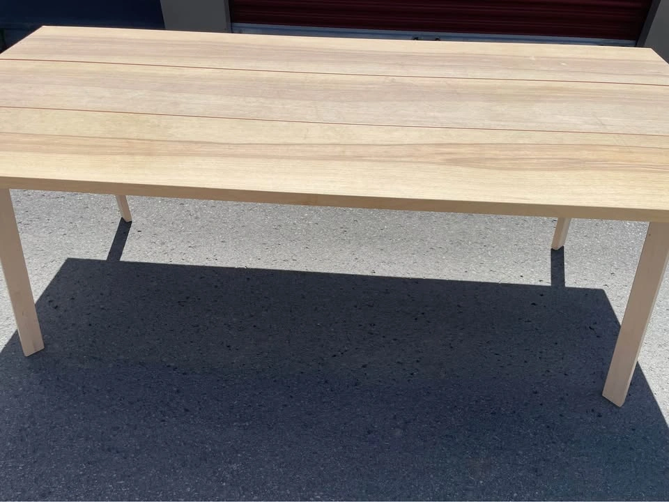IKEA Ypperlig dining table Delivery Available - photo 3