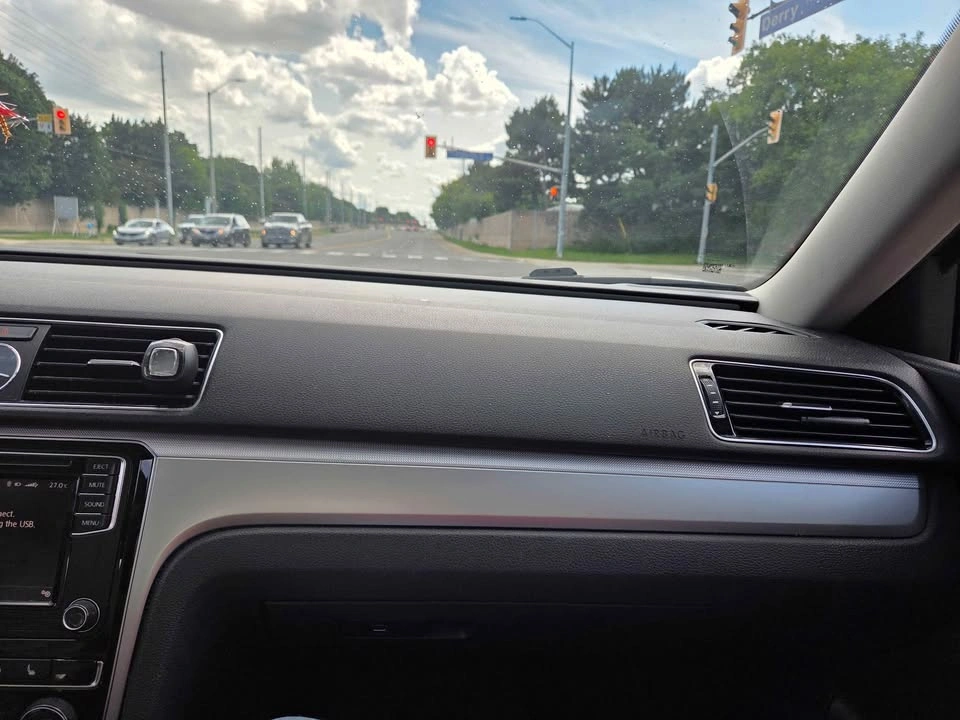 Volkswagen Passat 2017 No Dent No Accidents Clean Carfax - photo 5