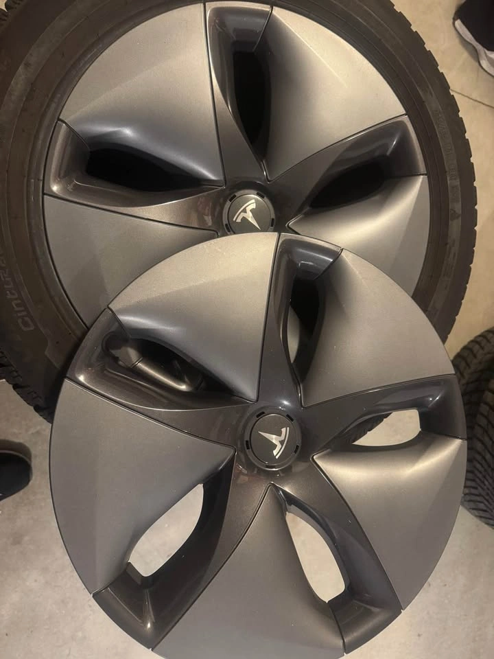 Tesla model 3 rim covers - photo 4
