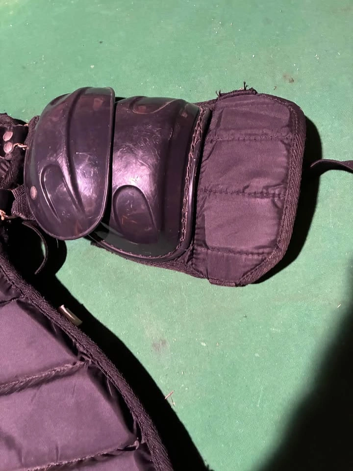 Champro umpire Chest Protector - photo 3