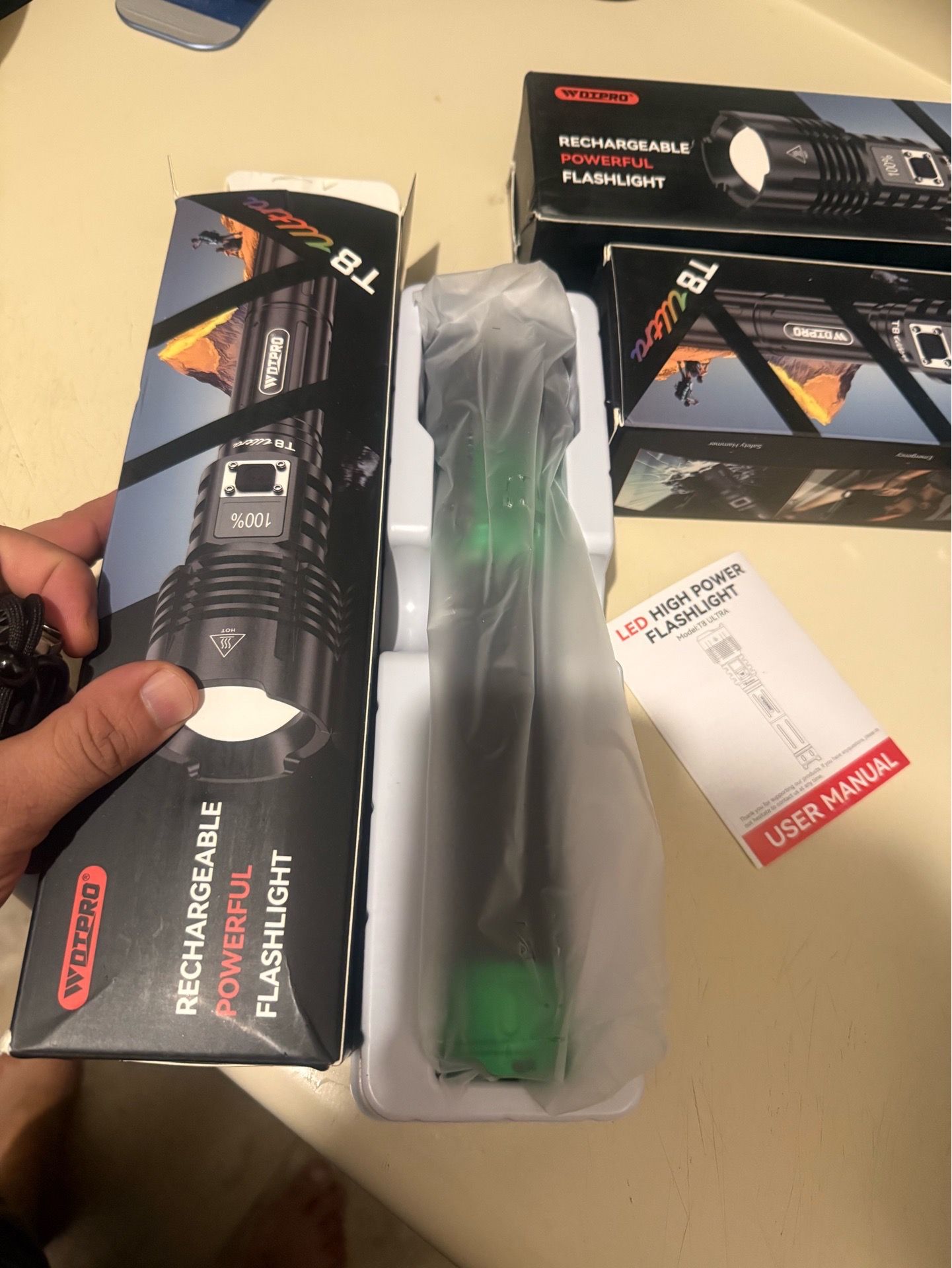 90000LM Rechargeable LED Flashlight with LCD Display - photo 4