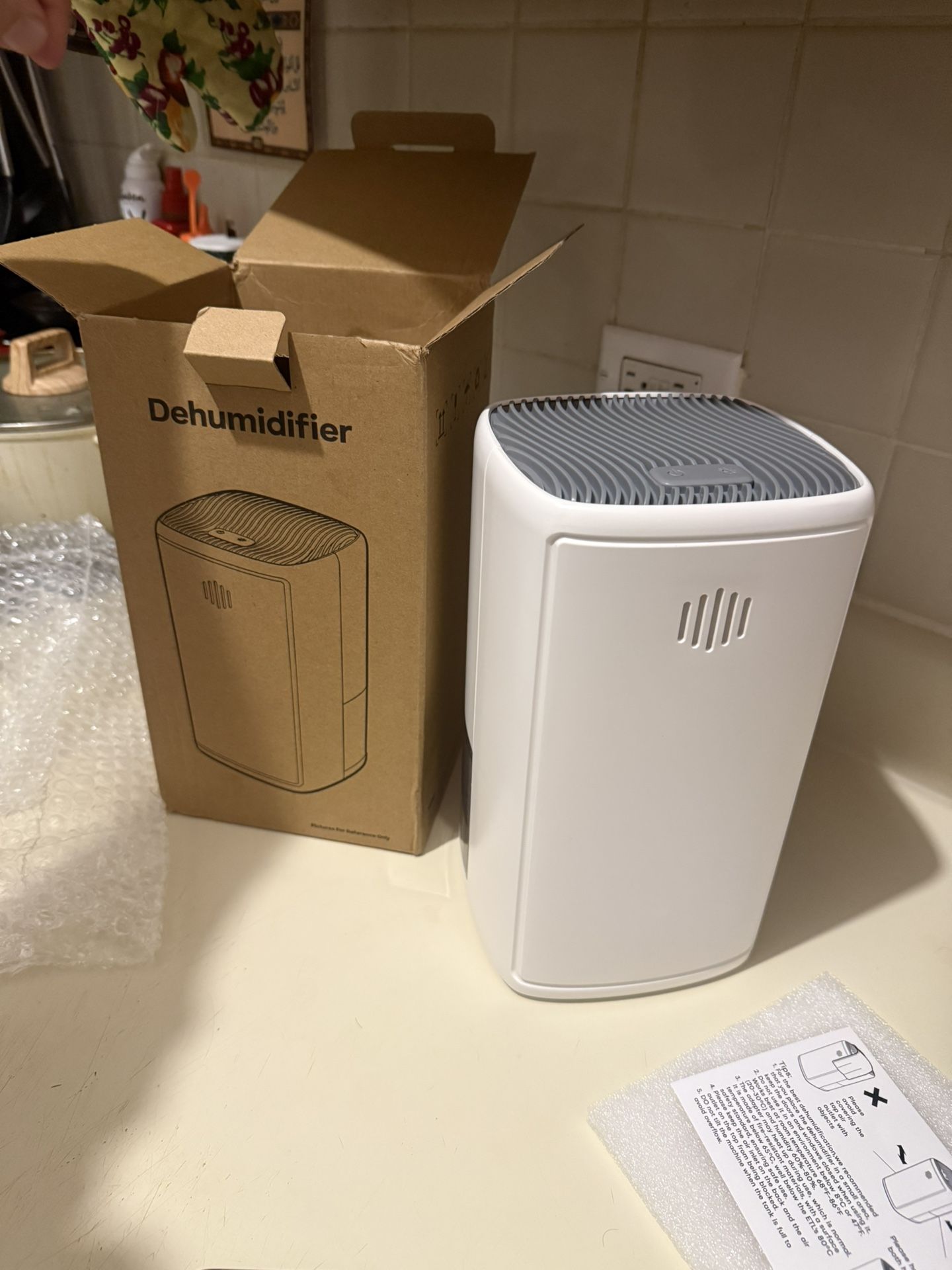 300 SQ Ft Dehumidifier 38OZ, Small, Quiet, Auto Shut Off - photo 4