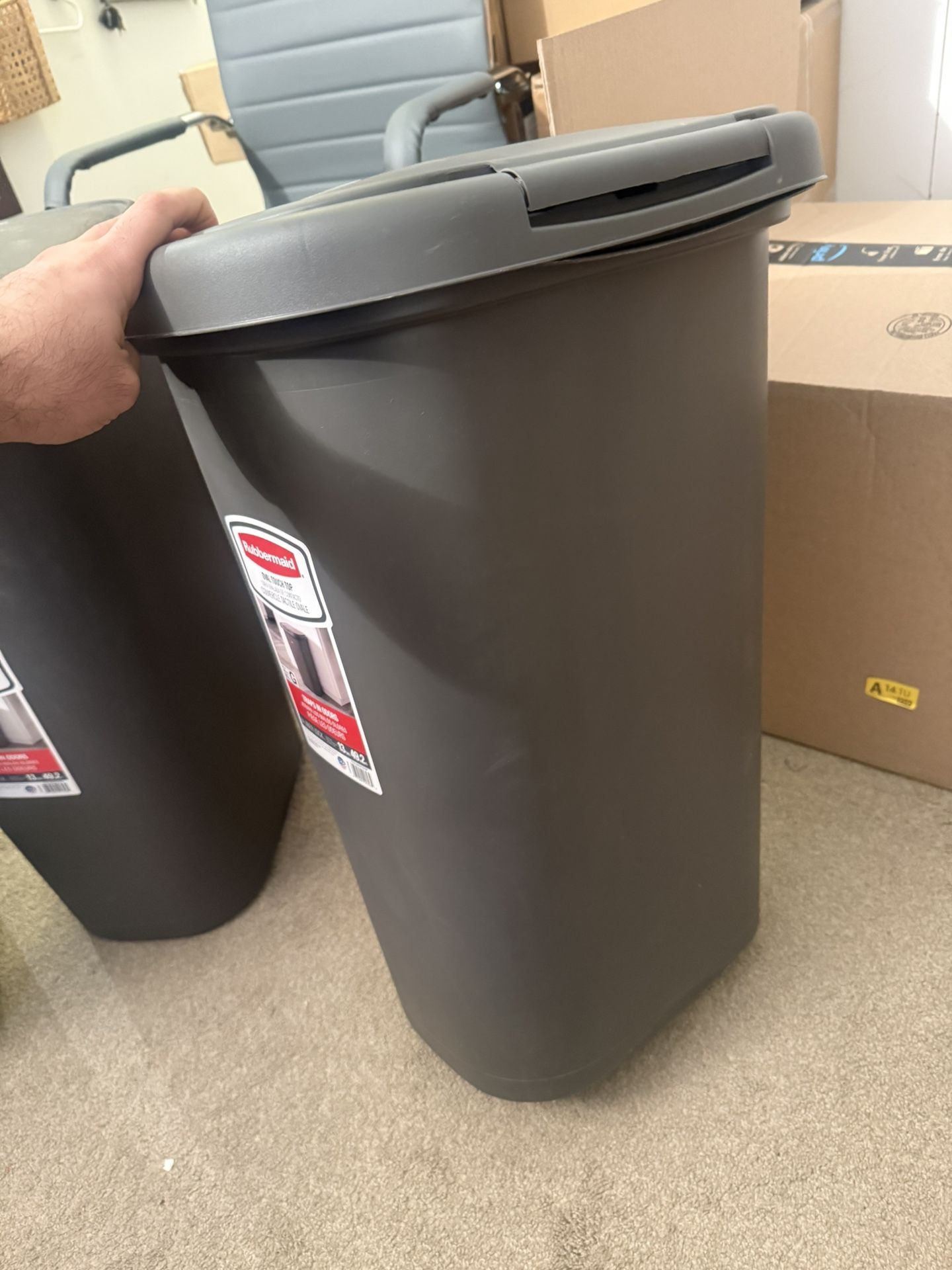 13 Gallon Gray Plastic Trash Can with Lid - photo 3