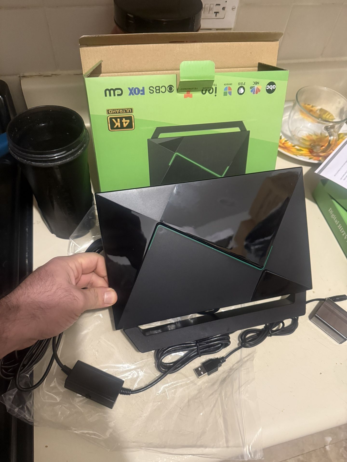 Upgraded Indoor/Outdoor 2200+ Mile Long Range HDTV Antenna