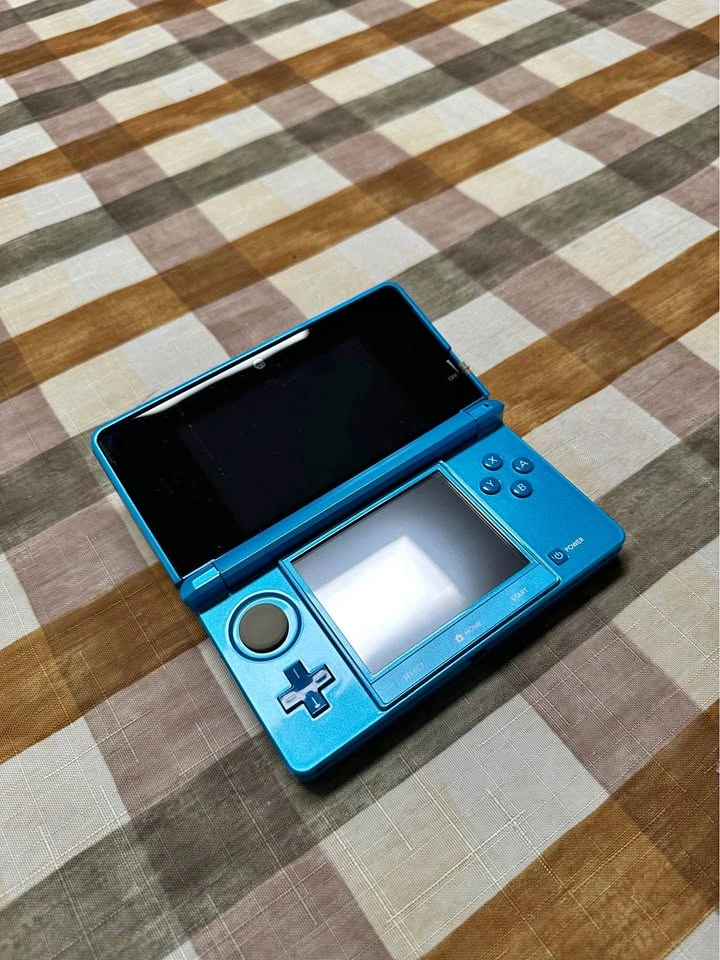 Cerulean Blue 3DS - 64GB - Exclusive Colour