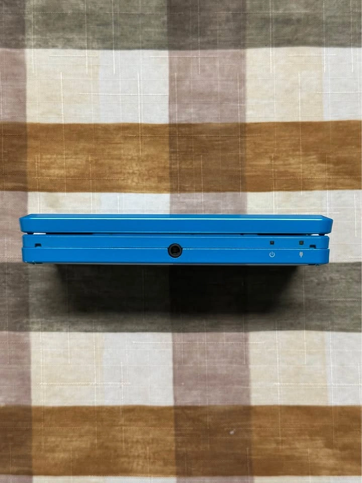 Cerulean Blue 3DS - 64GB - Exclusive Colour - photo 4