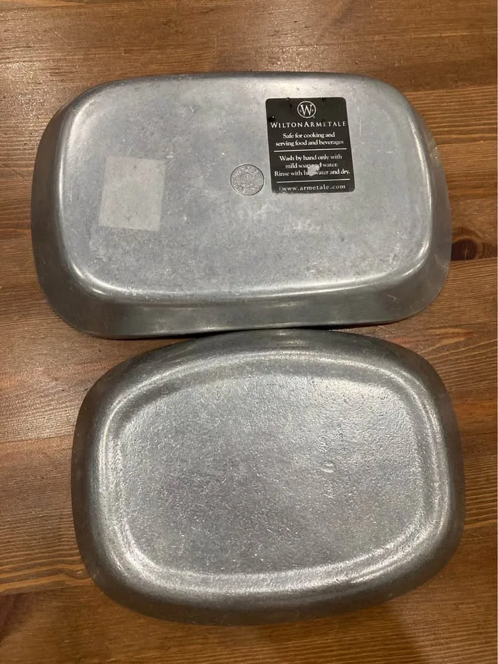 Wilton Armetale Bread Trays - Set of 2 image indicator(2)