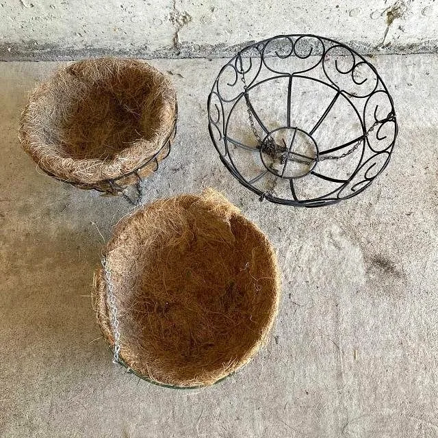 Set of 3 Hanging Planters with Chains thumbnail