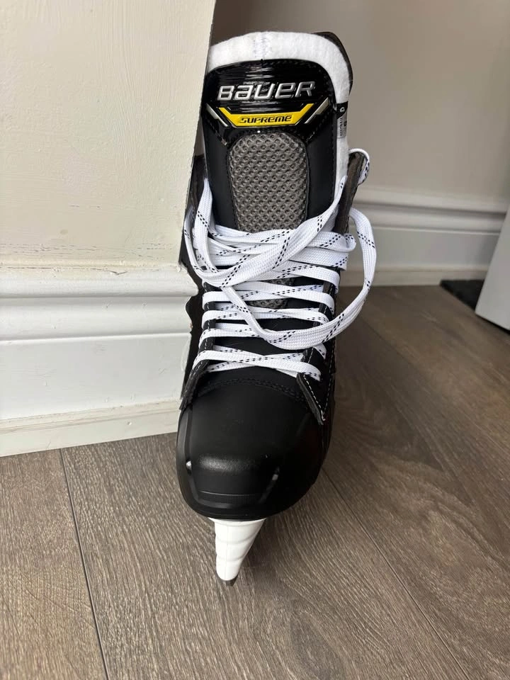 Bauer Supremes M1 Hockey Skates - Kids Size 5 - photo 4
