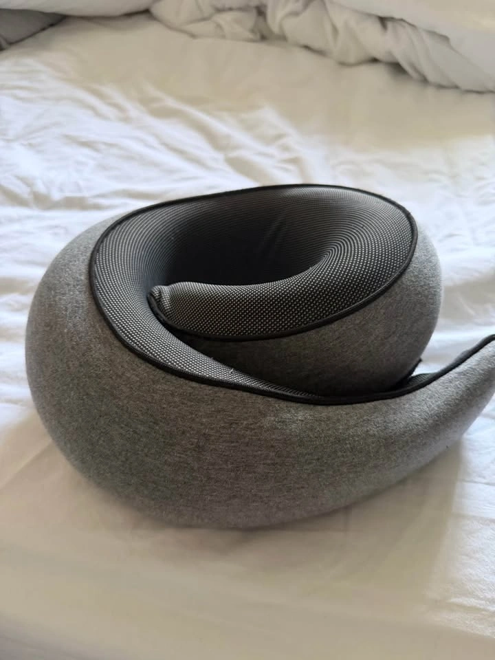FlyHugz Travel Pillow - photo 5