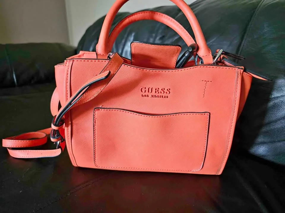 Brand new guess purse ( with tags on) thumbnail
