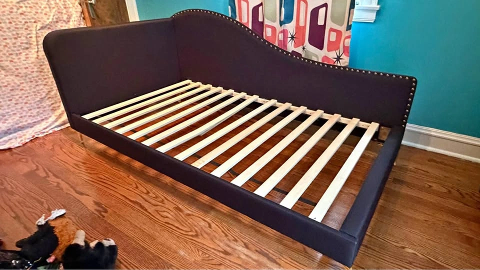 Twin bed/chaise