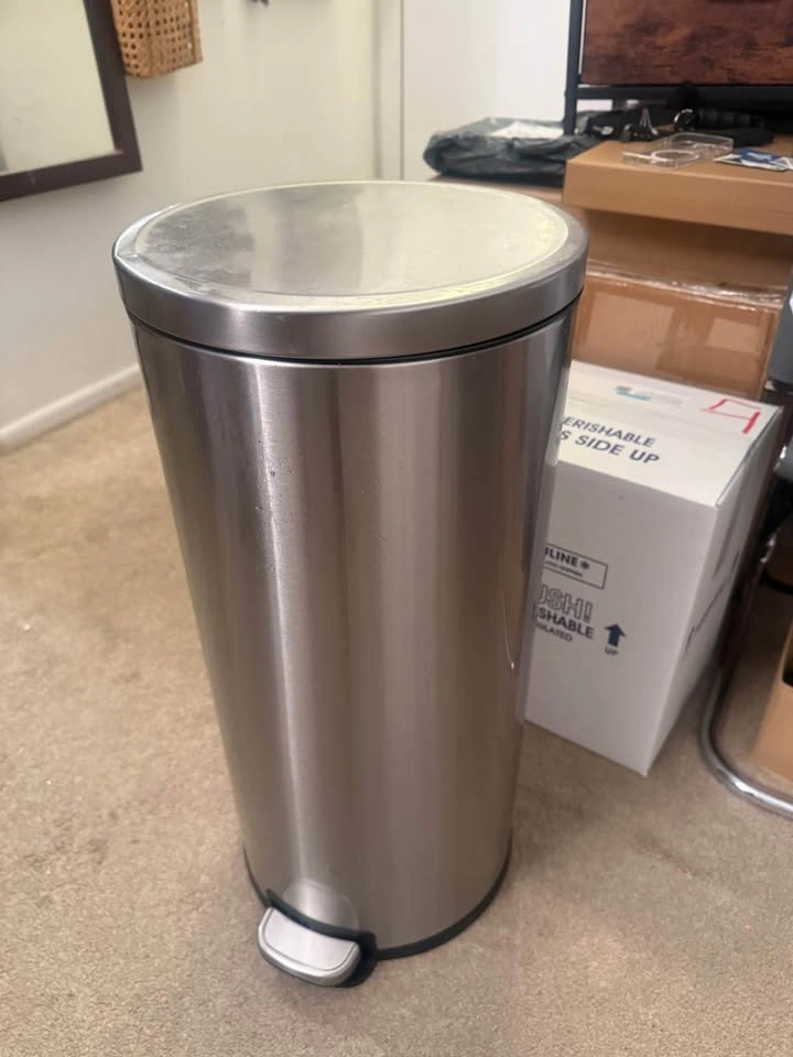 30 Liter / 8 Gallon Round Step Trash Can, Brushed Stainless - photo 2