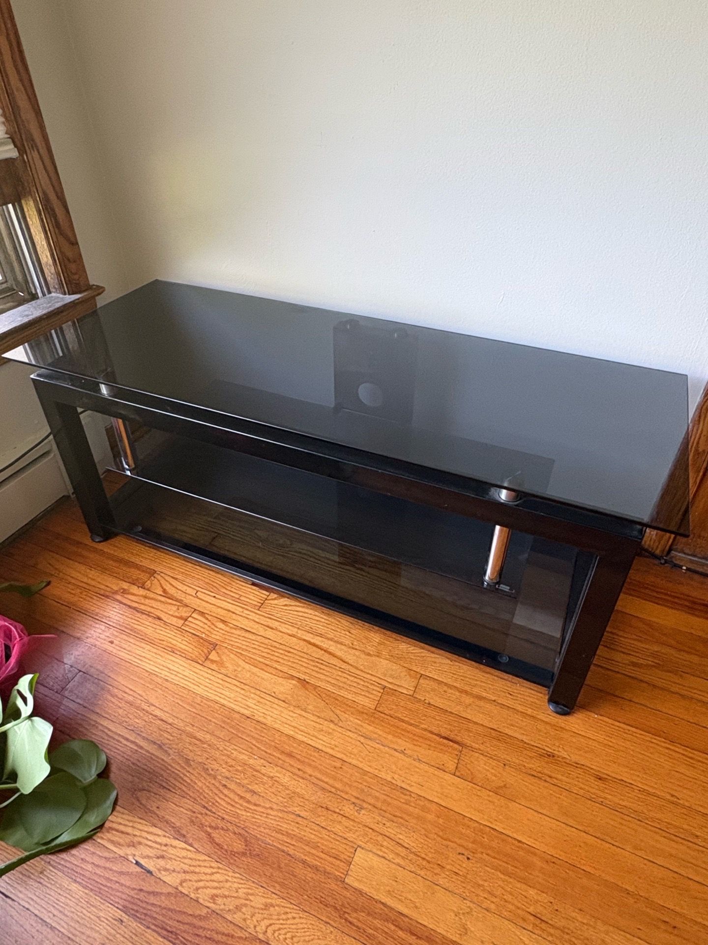 Black glass tv stand in great condition - photo 3