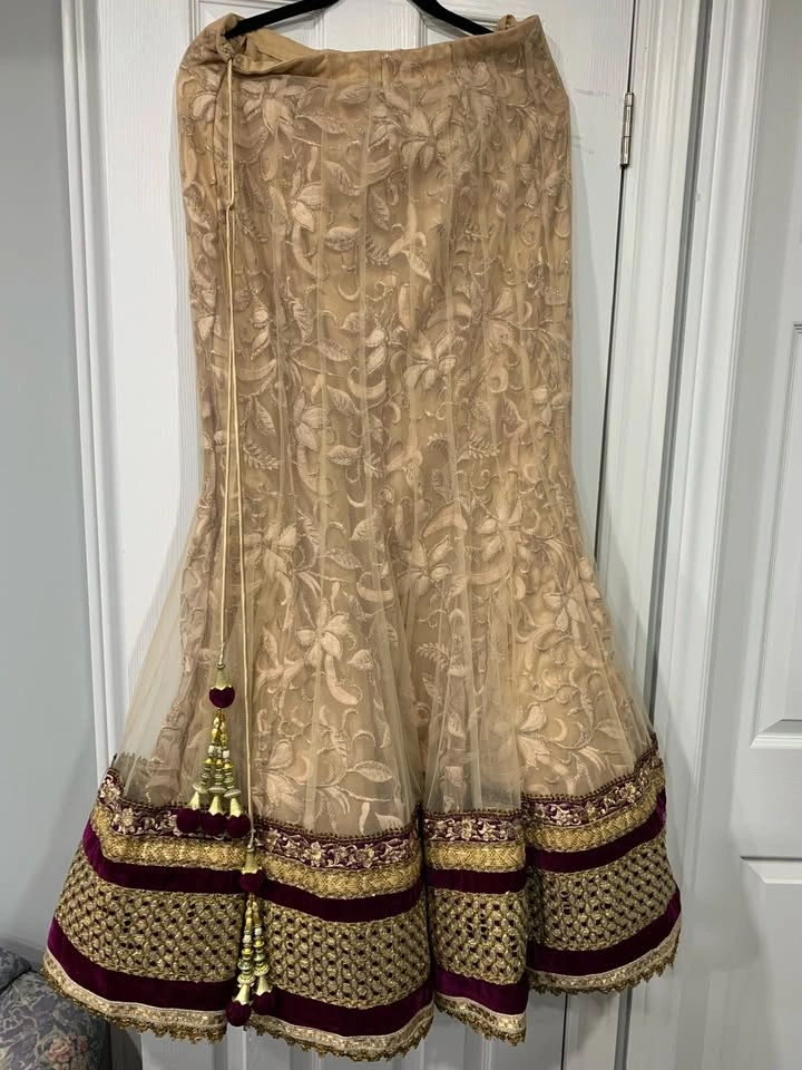Lehanga Indian Dress (Gold and Purple) - photo 3
