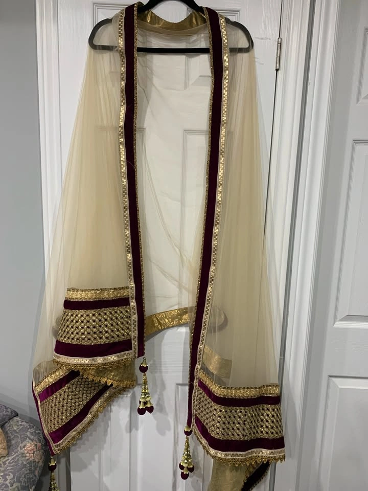 Lehanga Indian Dress (Gold and Purple) - photo 4