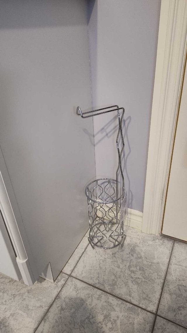 New Toilet Paper Holder with tag