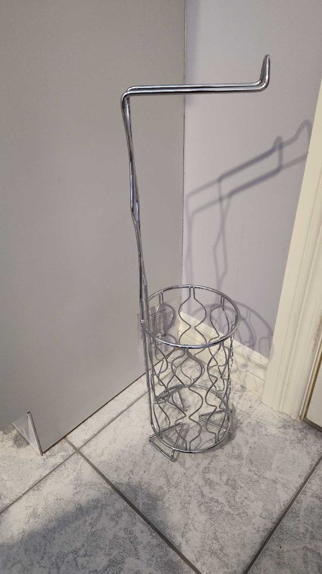 New Toilet Paper Holder with tag - photo 3