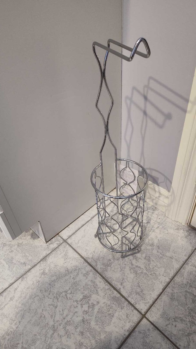 New Toilet Paper Holder with tag - photo 4