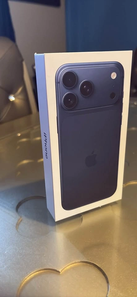BRAND NEW SEALED IPHONE 17 PRO MAX-DEEP BLUE-[256gb] - photo 2
