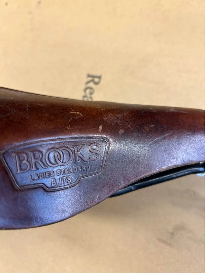 Brooks B17S Ladies Standard Leather Bicycle Saddle - photo 2