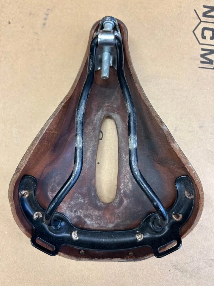Brooks B17S Ladies Standard Leather Bicycle Saddle - photo 3