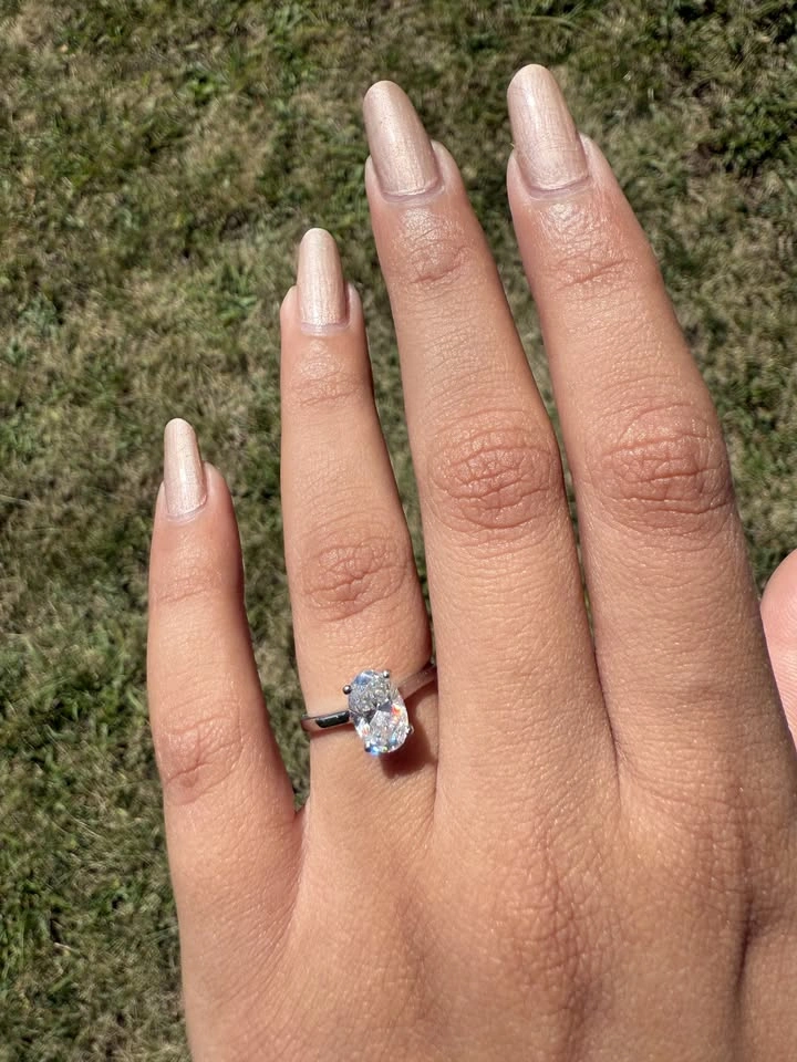 1.5ct Oval Solitaire Engagement Ring Moissanite Sterling Silver - photo 2