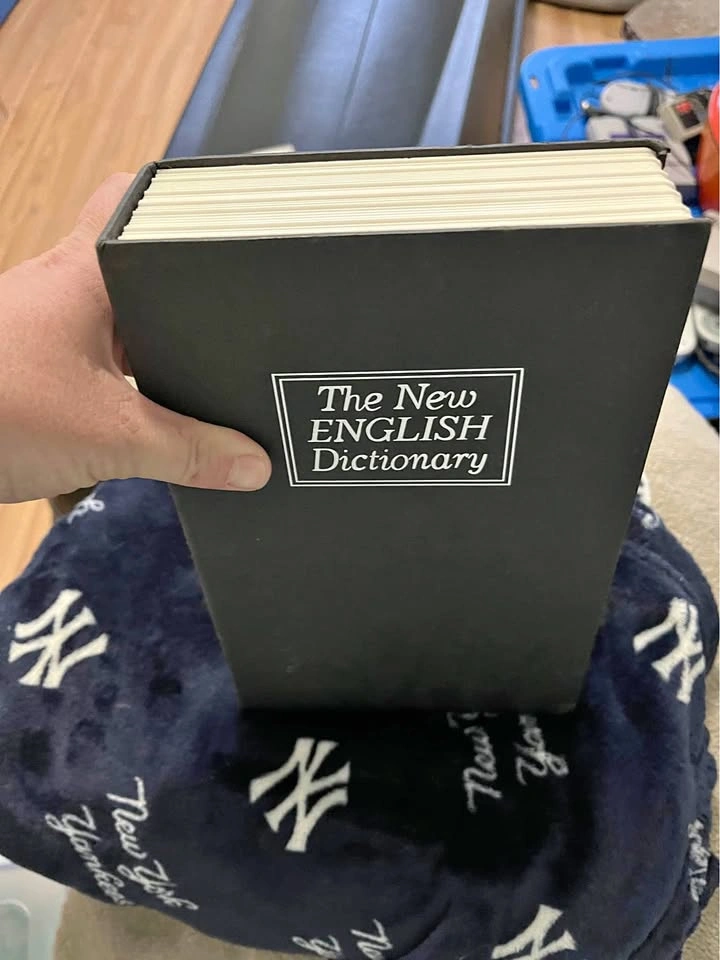 The New ENGLISH Dictionary Book Safe with Key Lock
