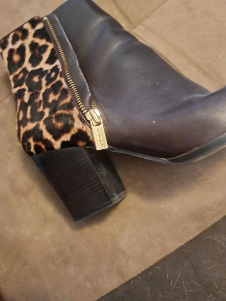 Michael Kors Booties Size 9 - photo 2