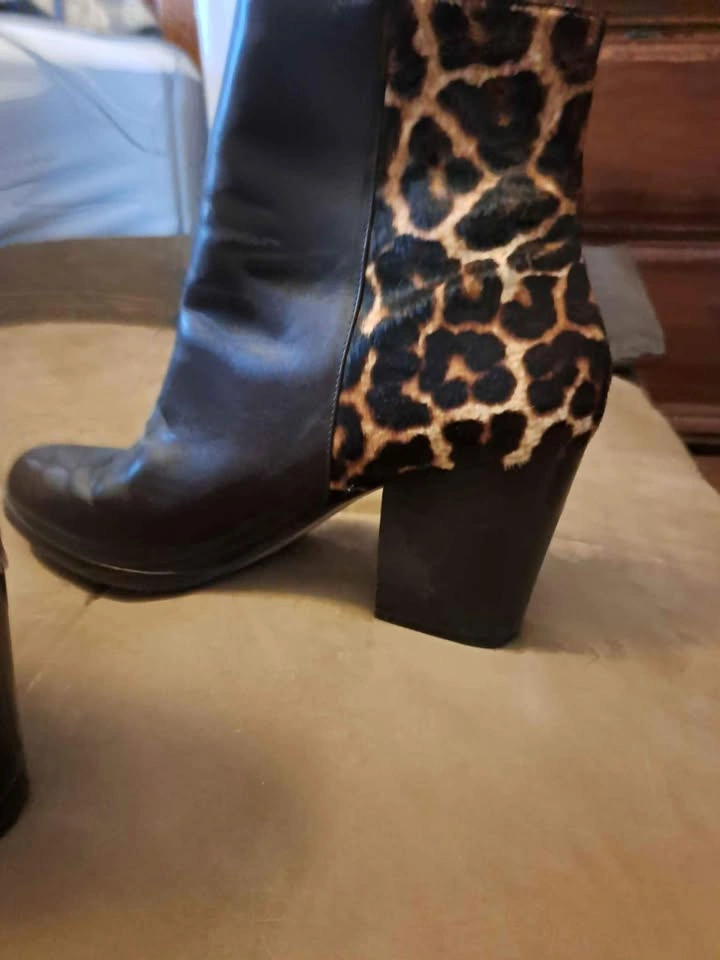 Michael Kors Booties Size 9 - photo 3